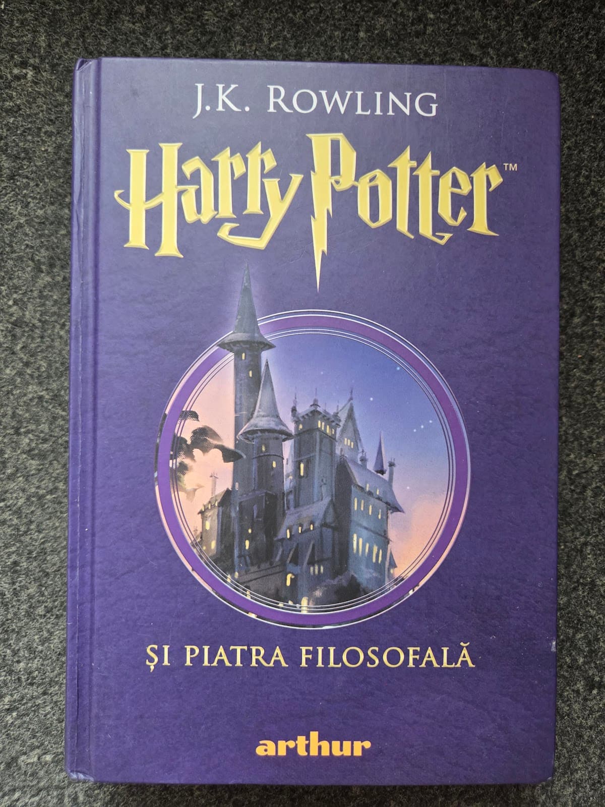 HARRY POTTER SI PIATRA FILOSOFALA