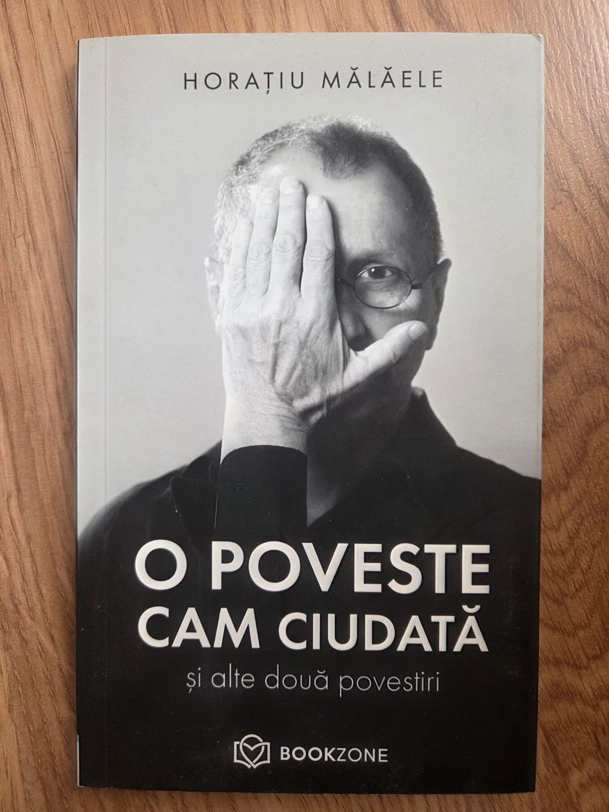 O POVESTE CAM CIUDATA SI ALTE DOUA POVESTIRI